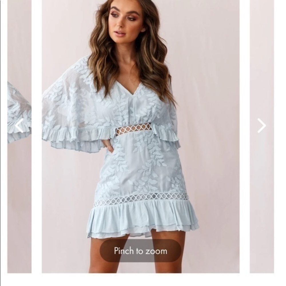 Selfie Leslie M Caspar leafy baby blue meborirdered dress